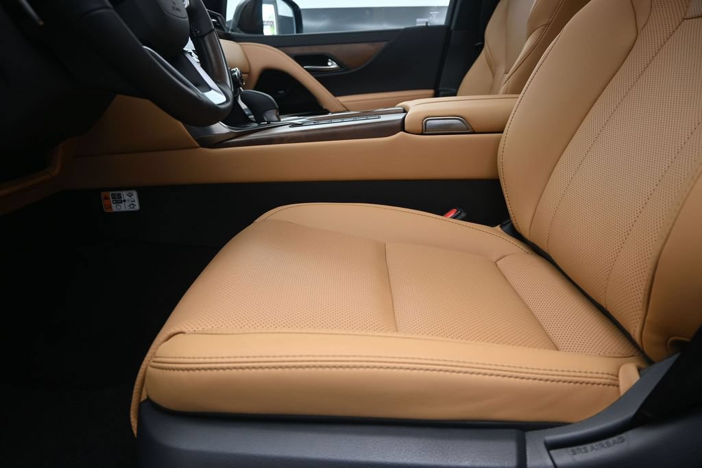 New 2026 Lexus LX 700h Luxury w/ Appearance Package AWD/4WD image 13