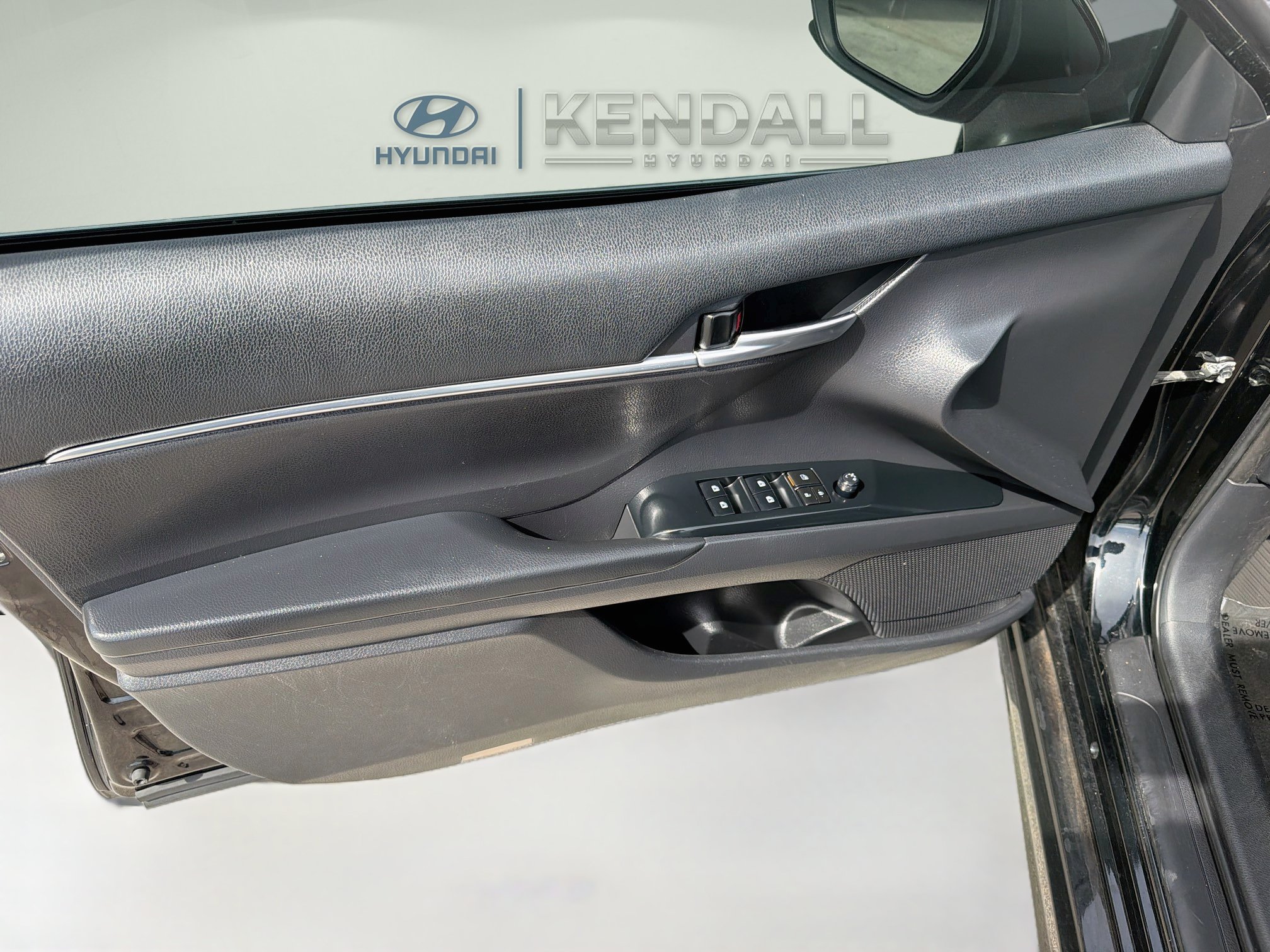 Used 2019 Toyota Camry SE FWD image 17