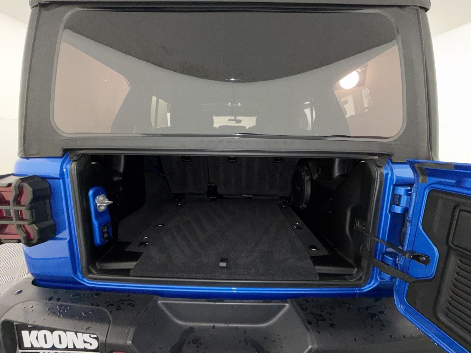 Used 2022 Jeep Wrangler Unlimited Rubicon w/ Steel Bumper Group AWD/4WD image 25