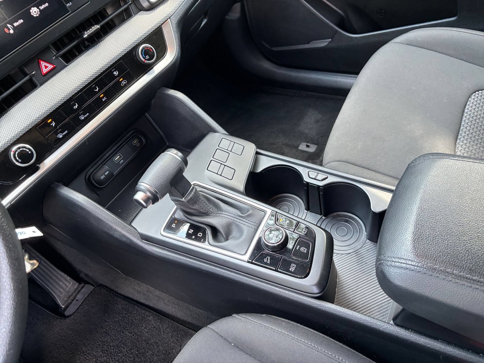 Used 2025 Kia Sportage LX FWD image 39
