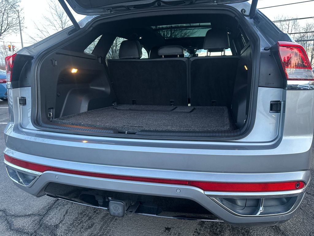 Used 2022 Volkswagen Atlas Cross Sport SEL R-Line image 15