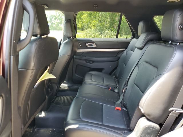 Used 2018 Ford Explorer XLT w/ Equipment Group 202A AWD/4WD image 8