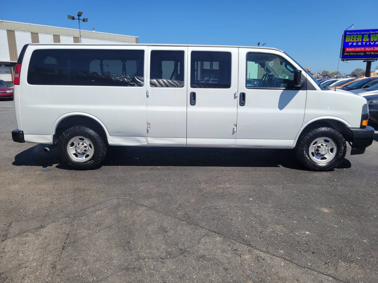 Used 2019 Chevrolet Express 3500 LS RWD image 4