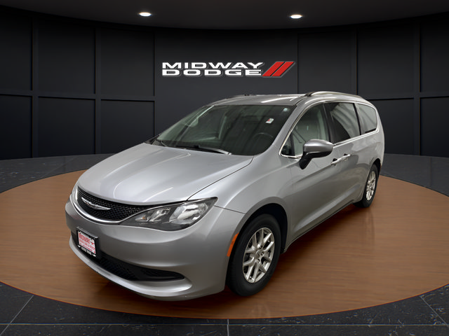 Used 2021 Chrysler Voyager Lxi FWD image 2