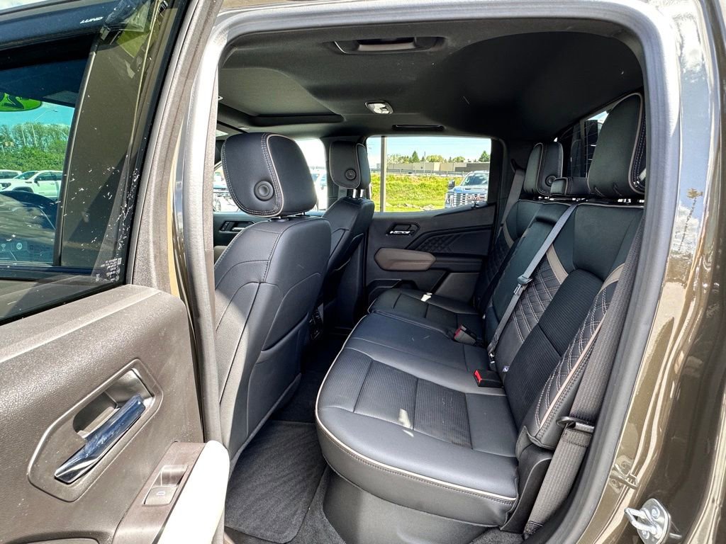 Used 2024 GMC Canyon Denali AWD/4WD image 25