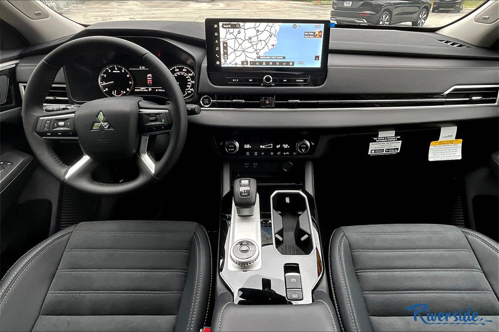 New 2025 Mitsubishi Outlander SE image 5