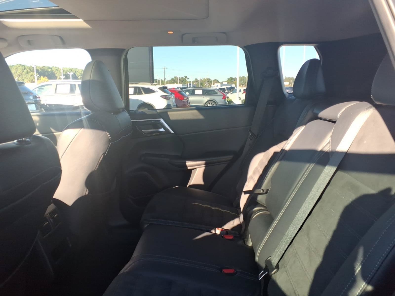Used 2022 Mitsubishi Outlander SE FWD image 10