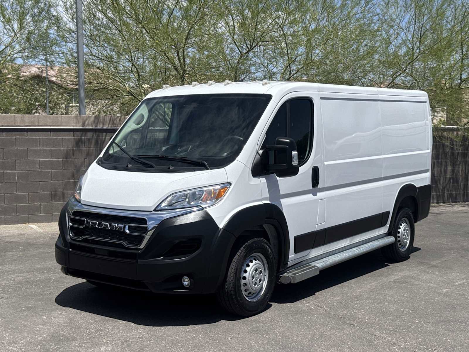Used 2025 RAM ProMaster 2500 w/ U-Haul Equipment Group FWD image 4