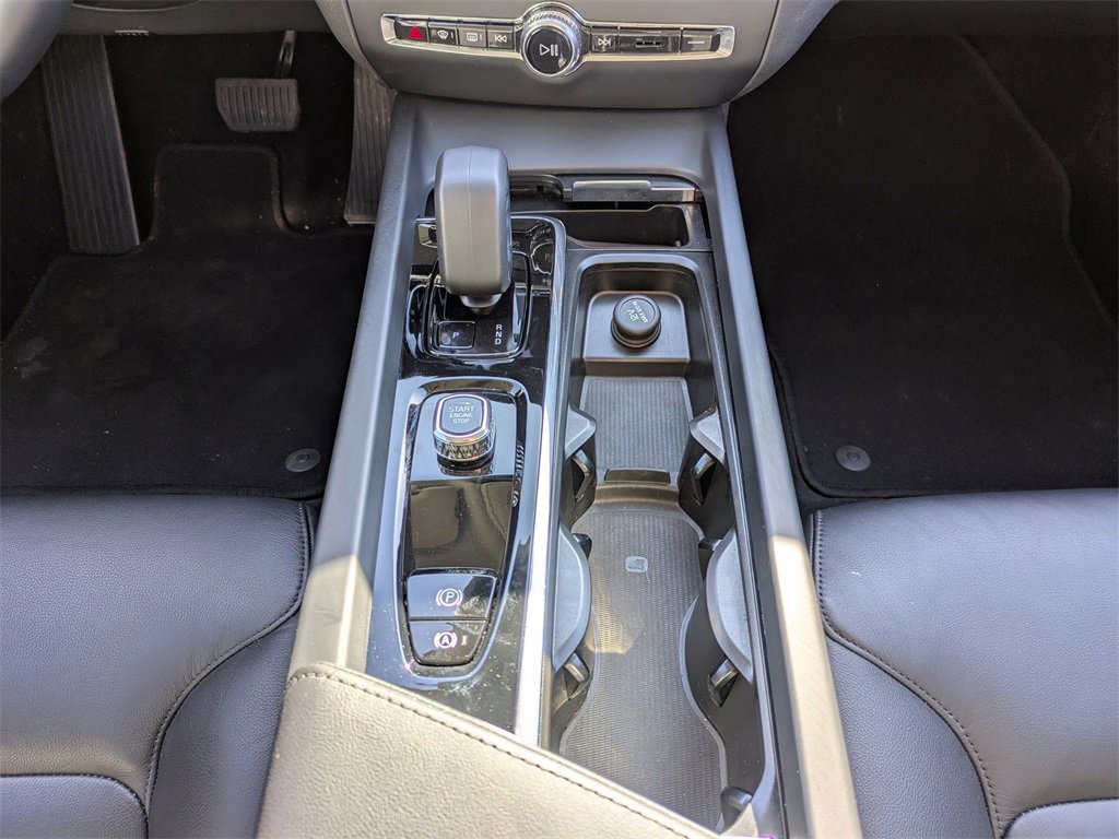 Certified 2025 Volvo S60 B5 Core image 18