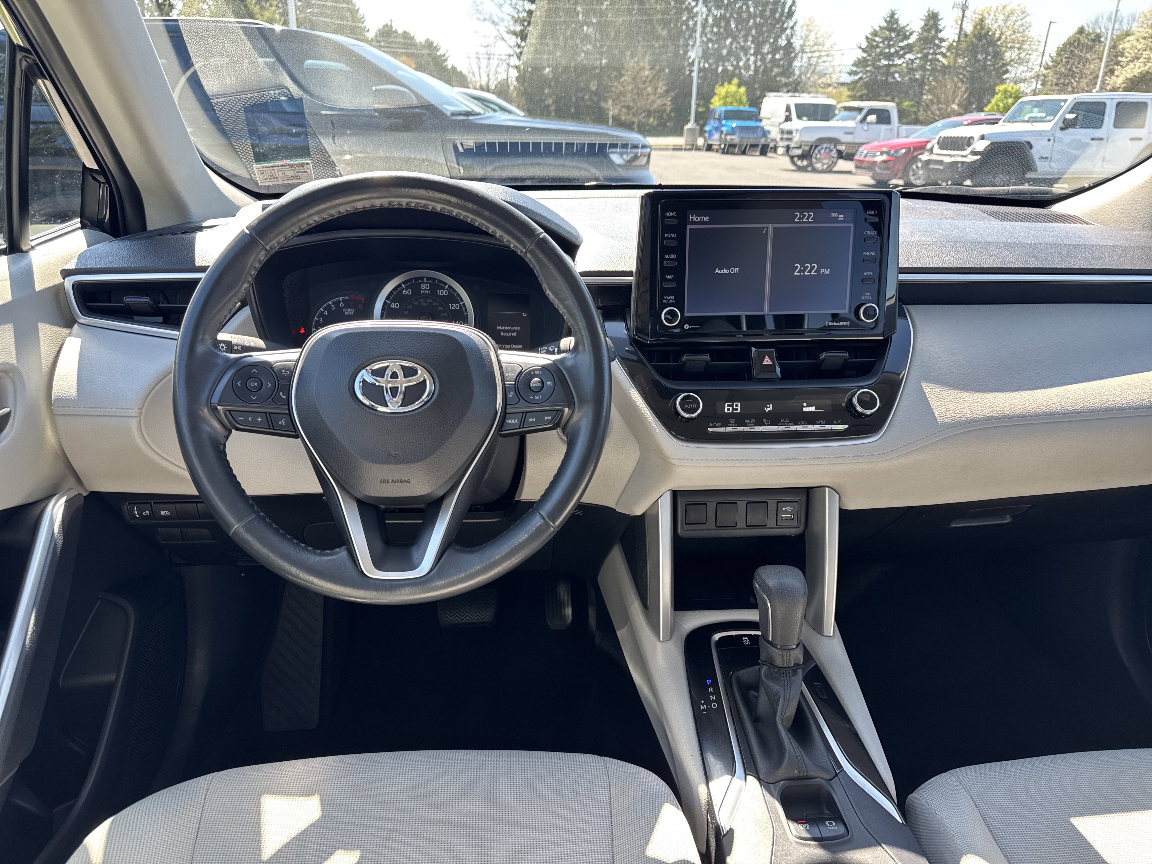 Used 2022 Toyota Corolla Cross LE w/ Moonroof Package image 3