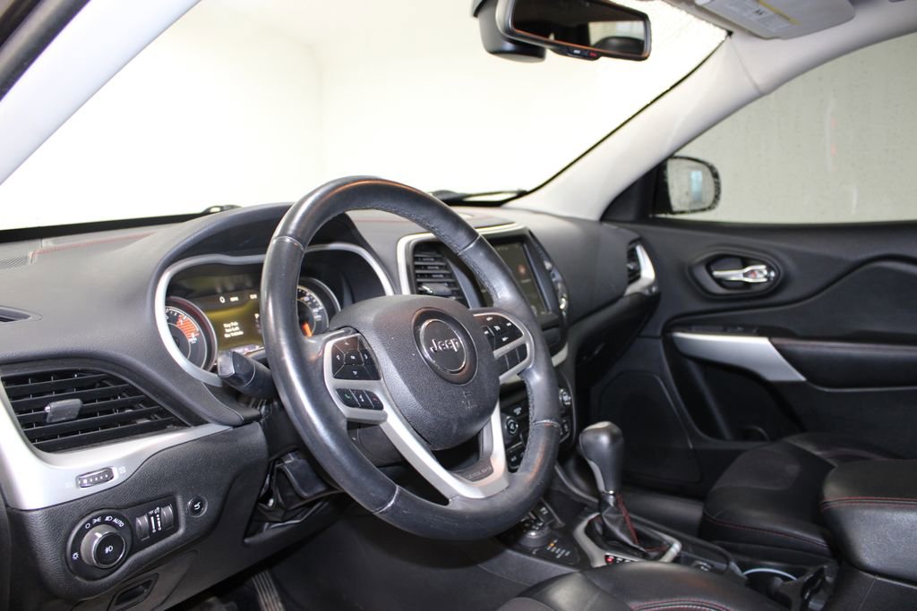 Used 2017 Jeep Cherokee Trailhawk w/ Comfort/Convenience Group image 21