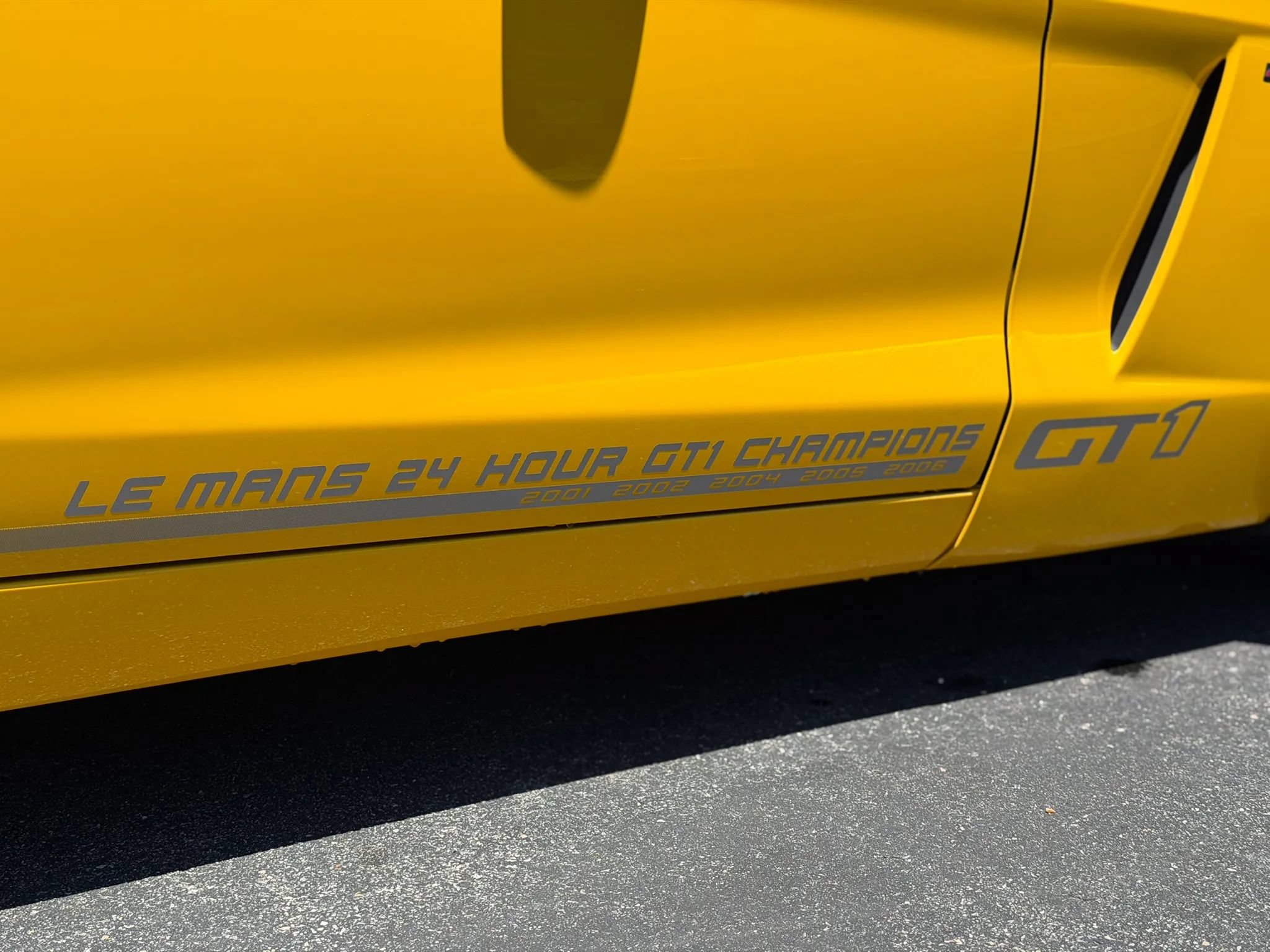Used 2005 Chevrolet Corvette Coupe w/ Preferred Equipment Group RWD image 10