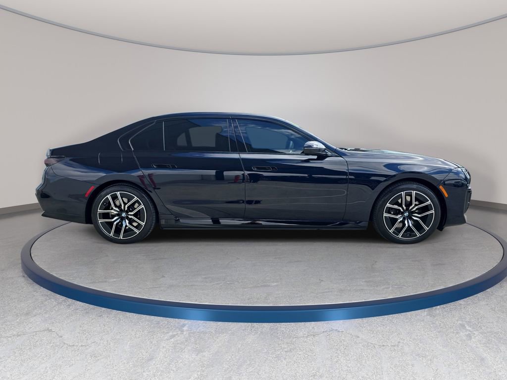 Used 2025 BMW i7 eDrive50 w/ M Sport Package image 5