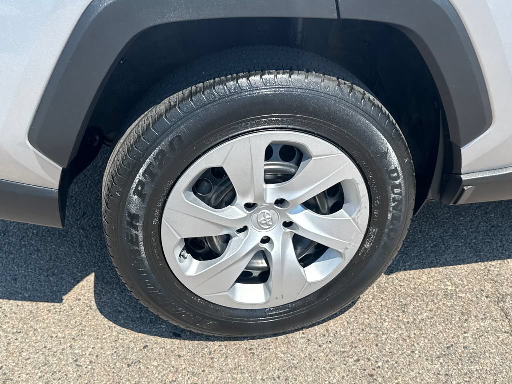 Used 2023 Toyota RAV4 LE AWD/4WD image 40
