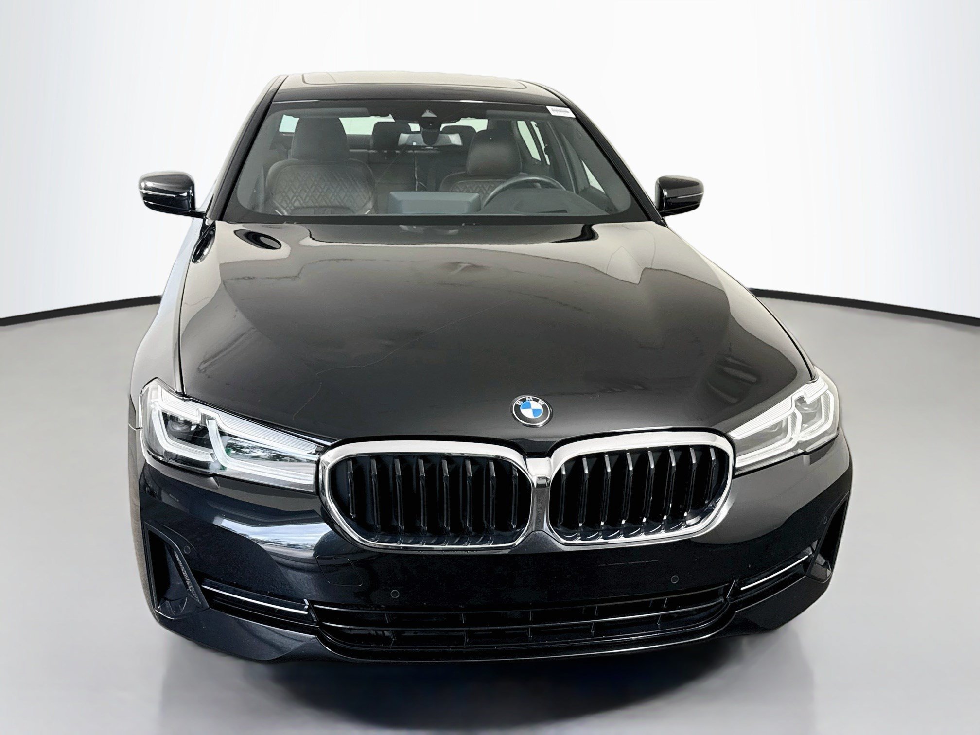 Used 2023 BMW 530i xDrive w/ Premium Package AWD/4WD image 2