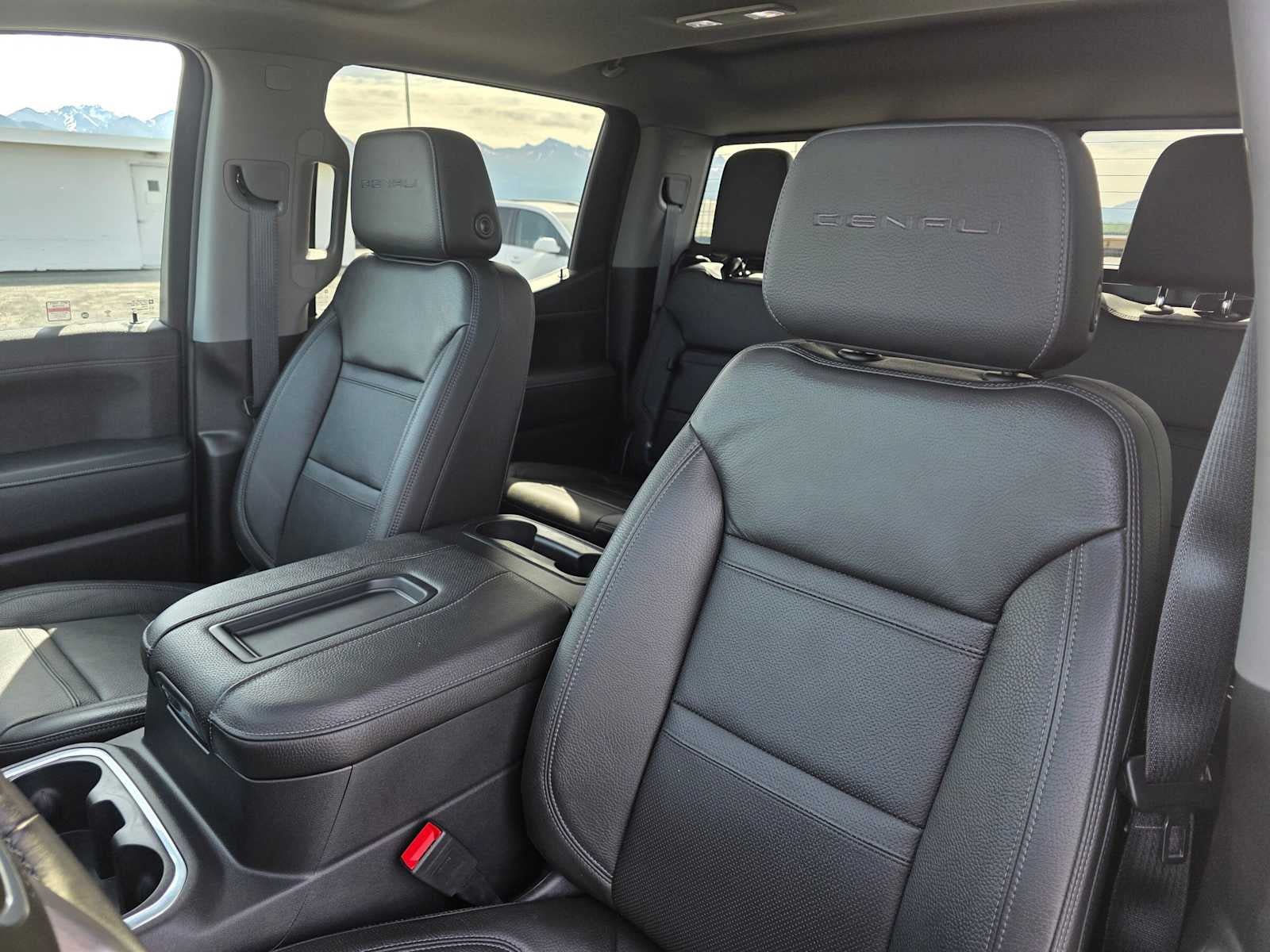 Used 2020 GMC Sierra 1500 Denali w/ Denali Ultimate Package AWD/4WD image 21