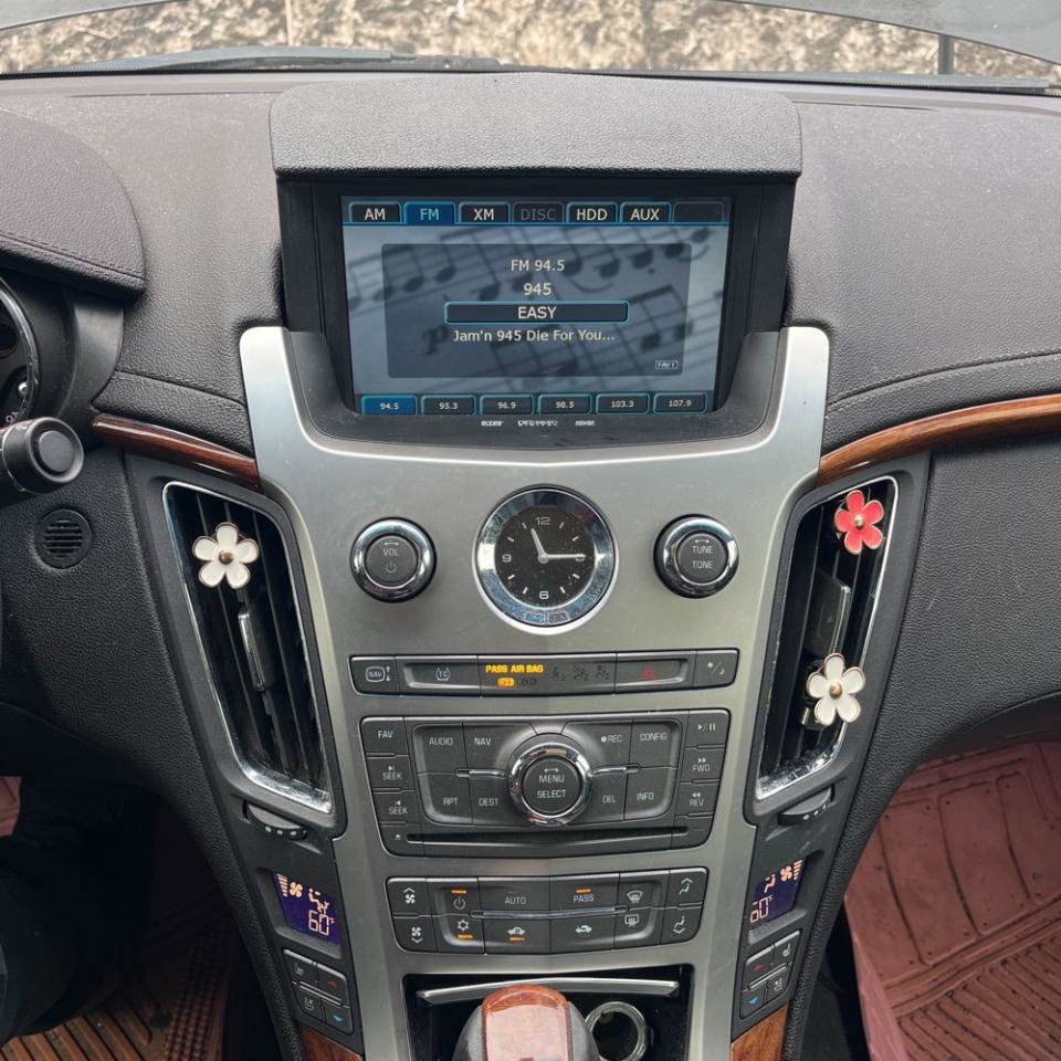 Used 2010 Cadillac CTS Premium image 16