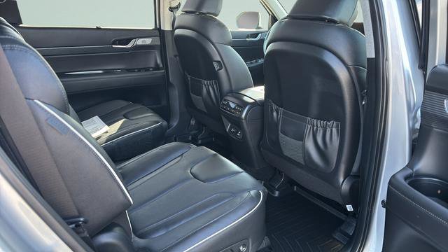Used 2023 Hyundai Palisade Limited w/ Cargo Package AWD/4WD image 7