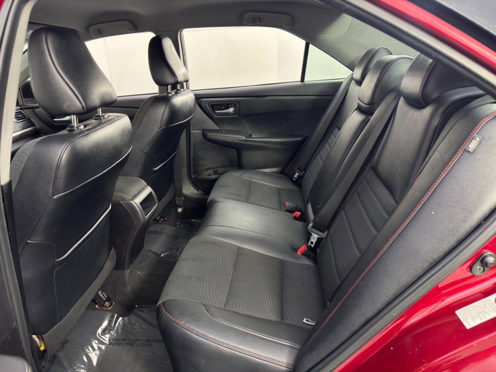 Used 2016 Toyota Camry SE image 32