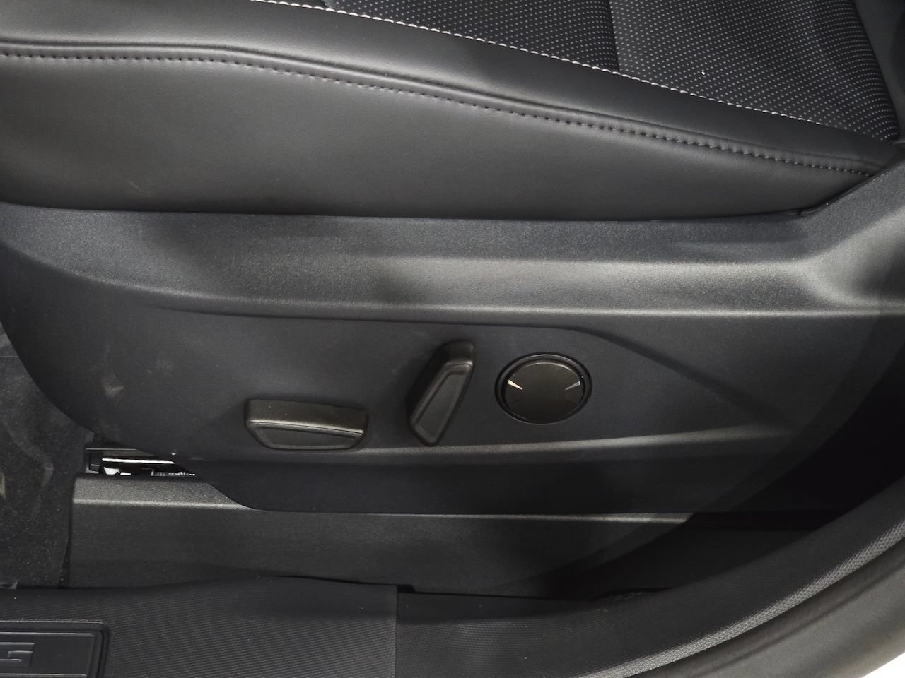 New 2025 Ford Mustang Mach-E Premium AWD/4WD image 25