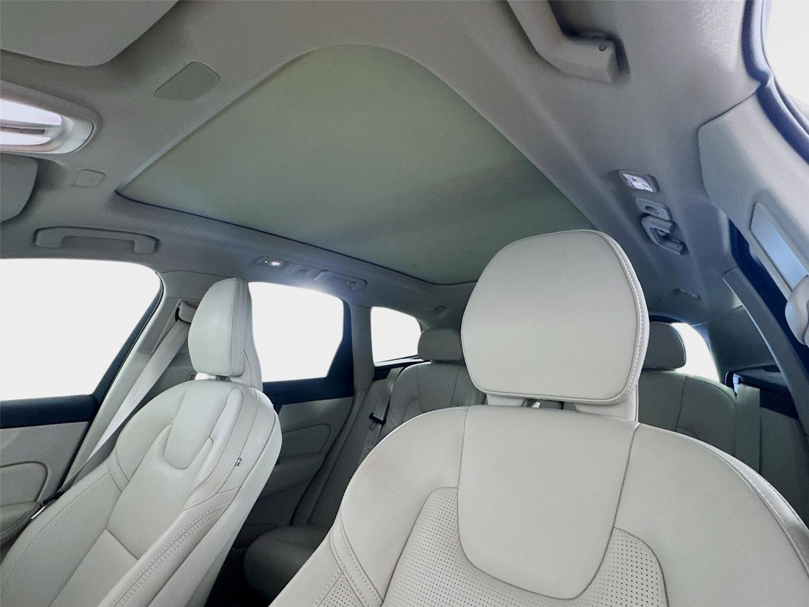 Used 2024 Volvo XC60 B5 Ultimate w/ Climate Package AWD/4WD image 14