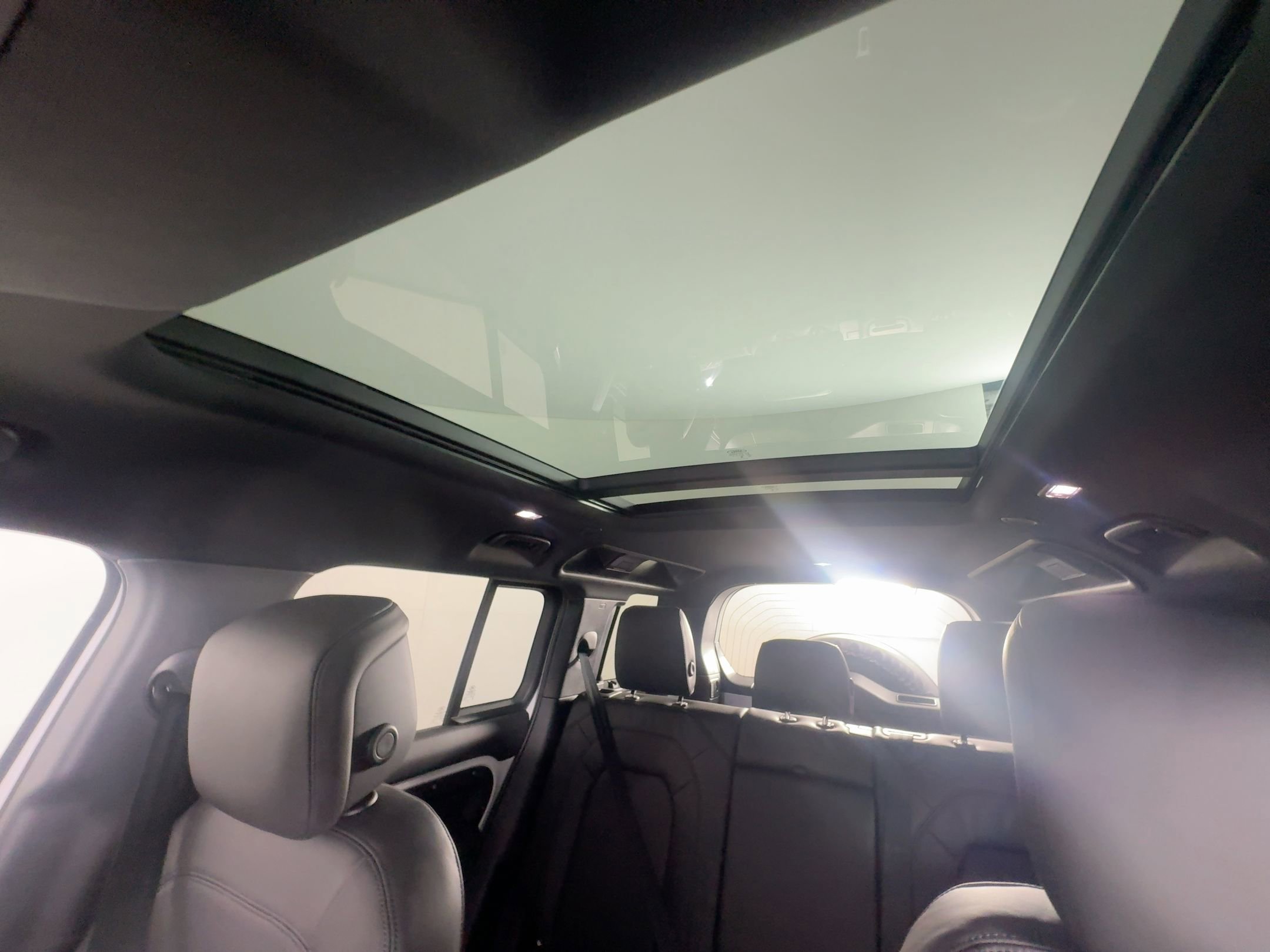 New 2026 Land Rover Defender 110 S AWD/4WD image 17
