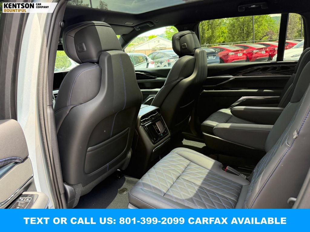 Used 2025 Cadillac Escalade IQ Sport 1 AWD/4WD image 31