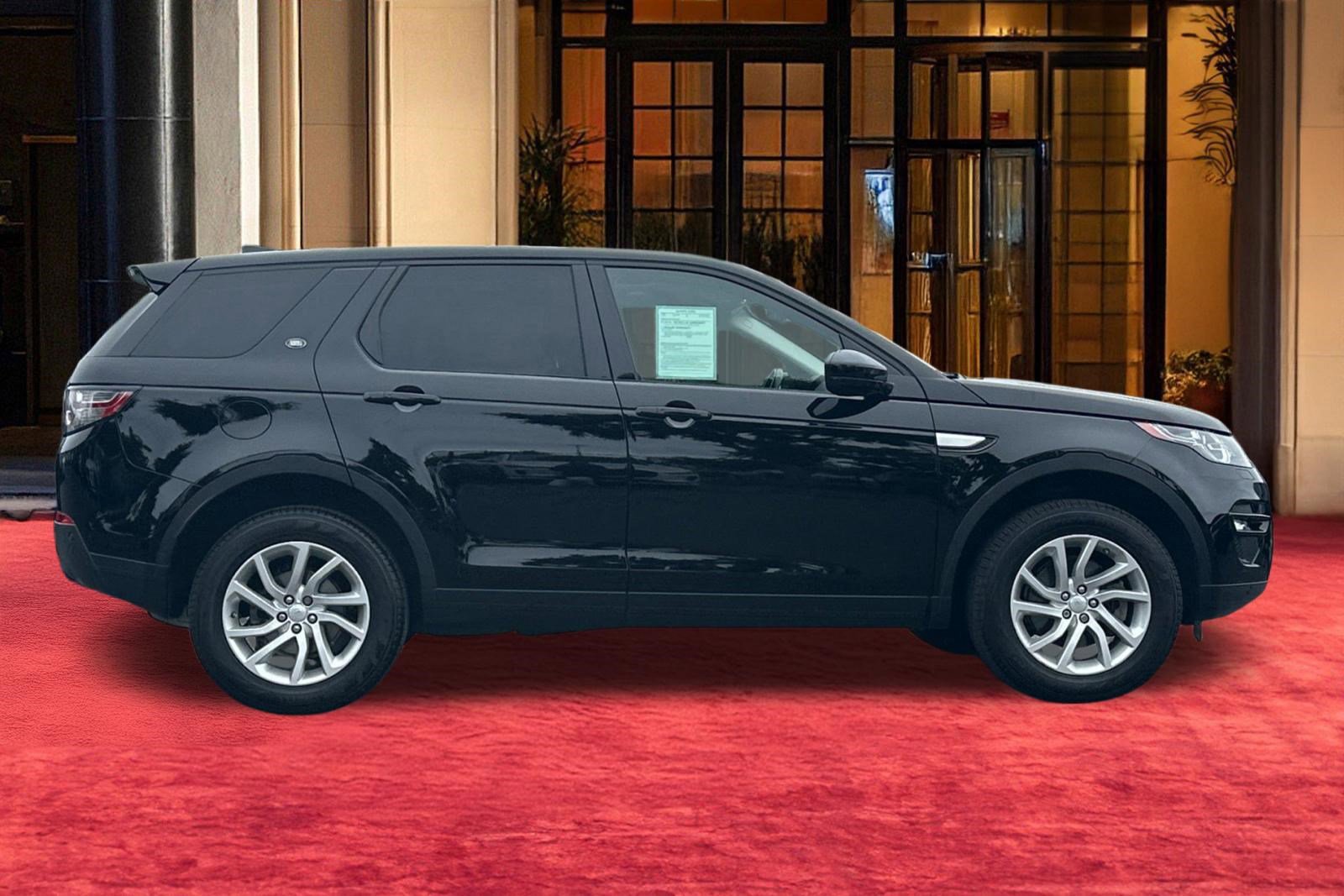 Used 2019 Land Rover Discovery Sport HSE AWD/4WD image 8