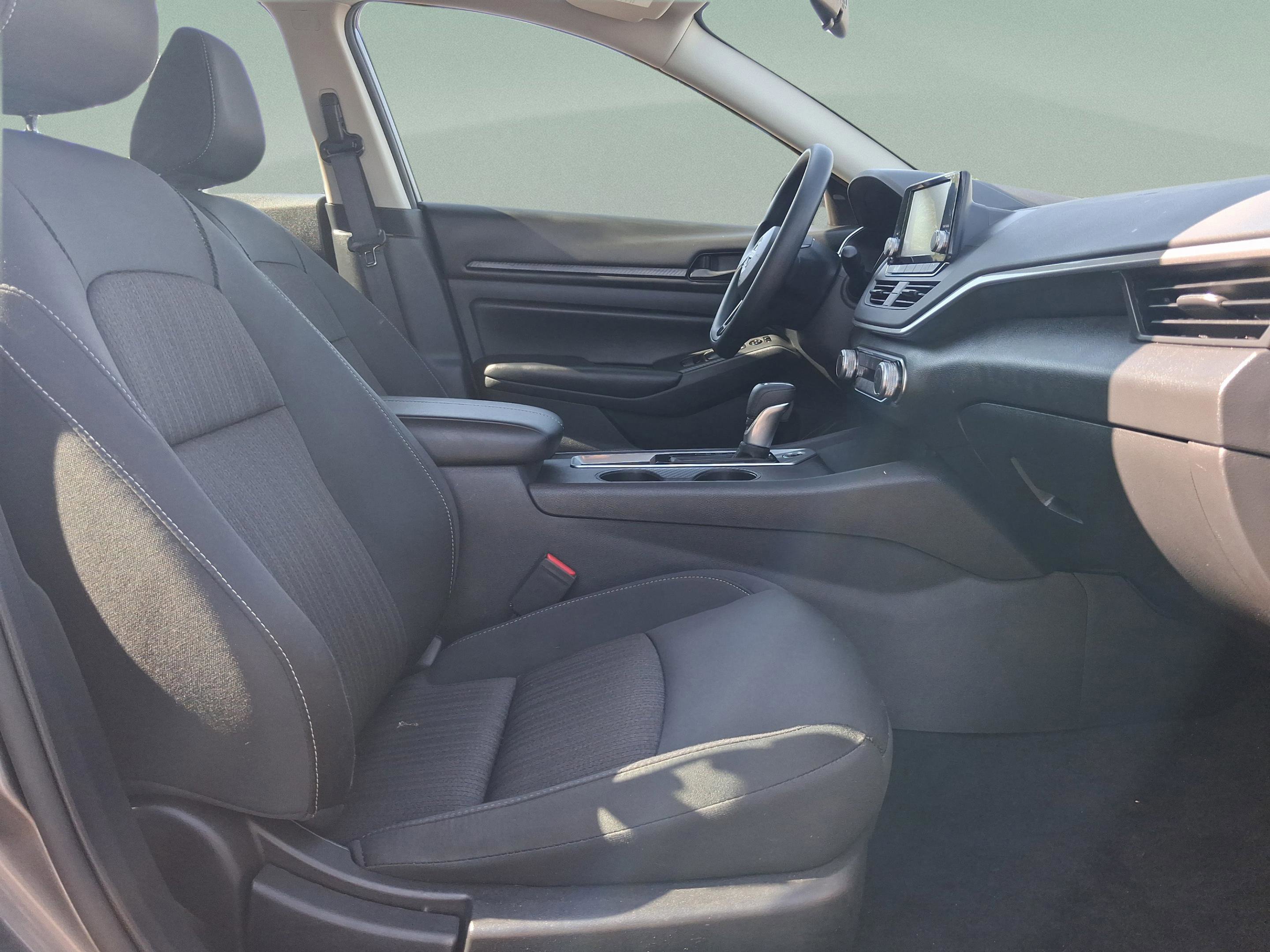 Used 2024 Nissan Altima 2.5 S image 31