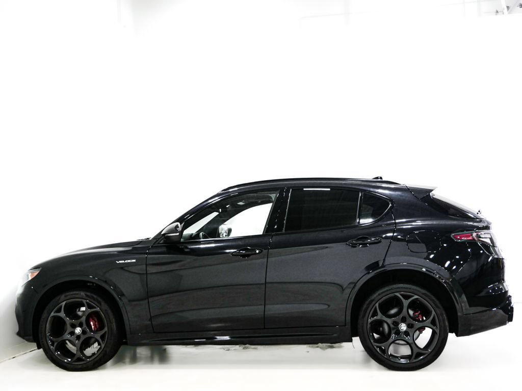 Used 2024 Alfa Romeo Stelvio Veloce AWD/4WD image 5