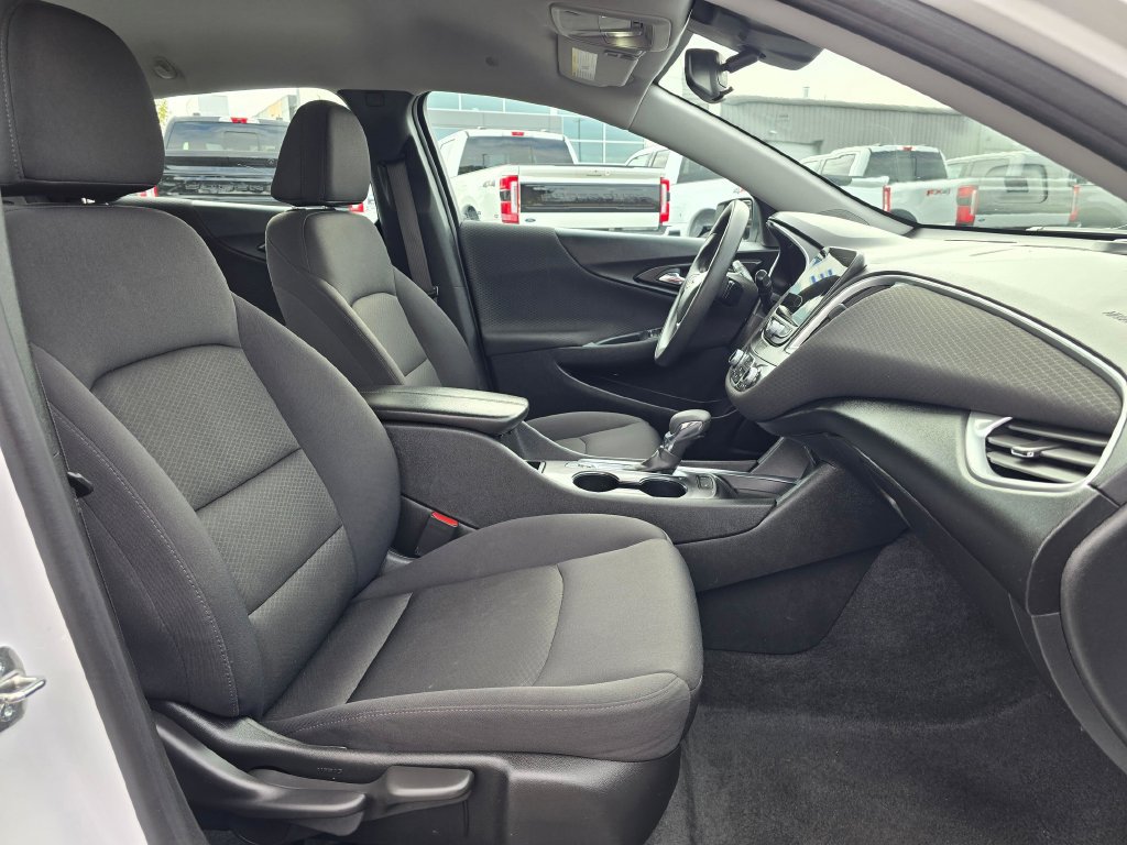 Used 2024 Chevrolet Malibu LT FWD image 15