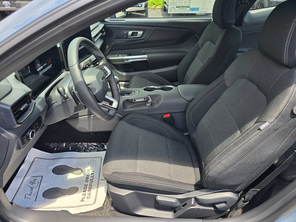 New 2026 Ford Mustang GT w/ GT Performance Package RWD image 8