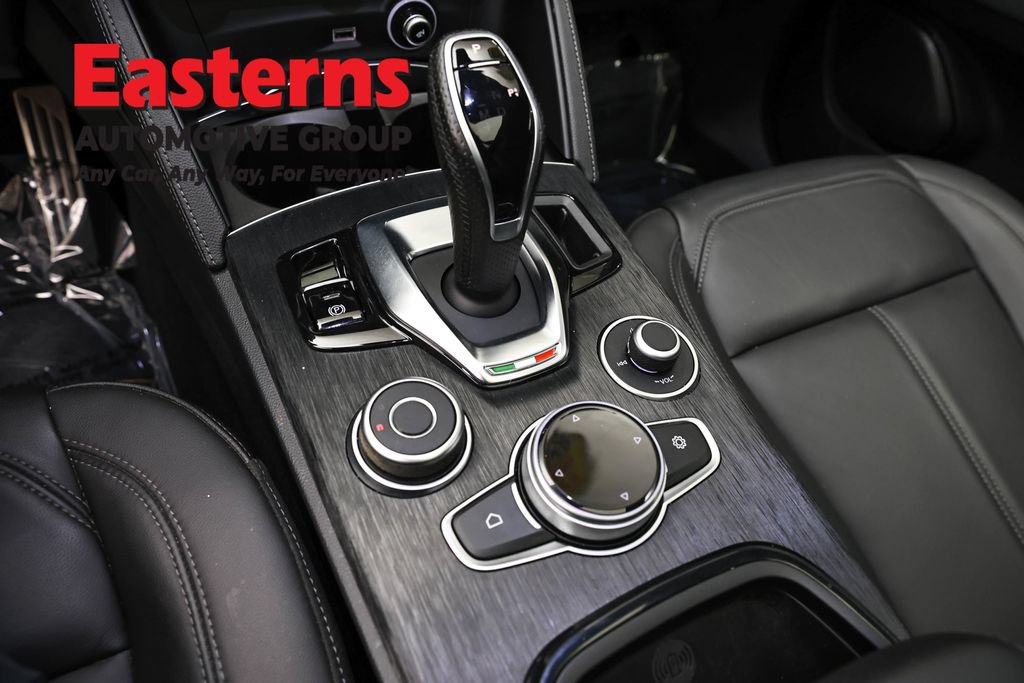 Used 2024 Alfa Romeo Stelvio Sprint AWD/4WD image 13