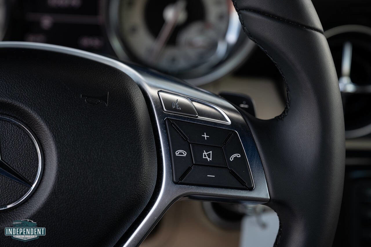 Used 2013 Mercedes-Benz SLK 250 image 21