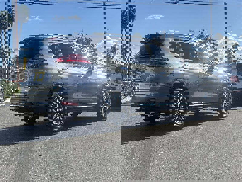 Used 2017 Nissan Rogue SL image 6