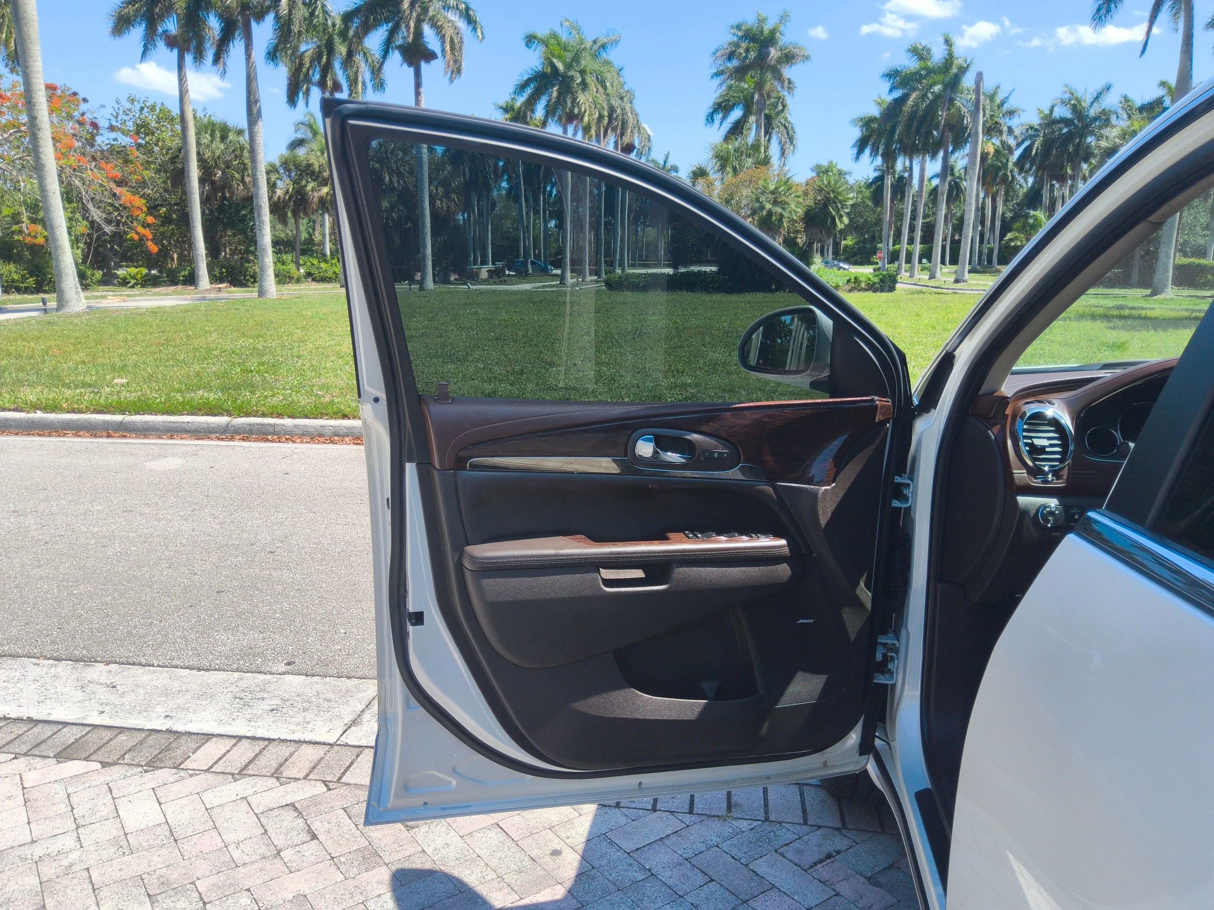 Used 2014 Buick Enclave Premium w/ Trailering Provision Package FWD image 9