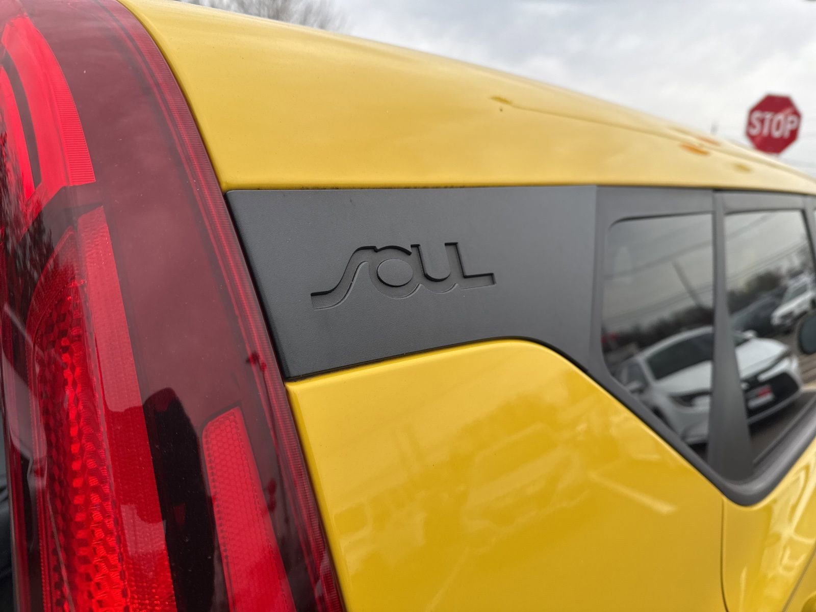 Used 2020 Kia Soul LX image 8