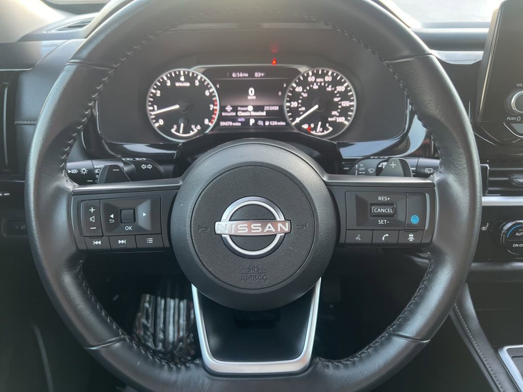 Used 2025 Nissan Pathfinder SV image 44