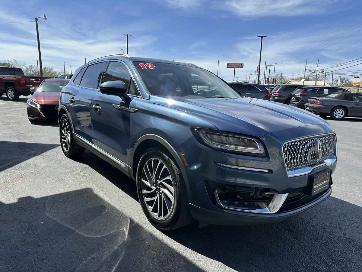 Used 2019 Lincoln Nautilus Reserve w/ Driver Assistance Package image 4
