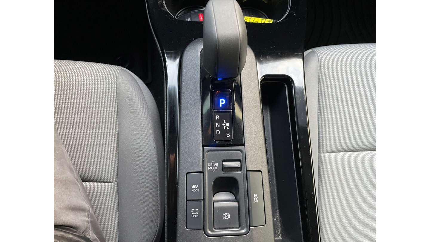 Certified 2025 Toyota Prius LE AWD/4WD image 21