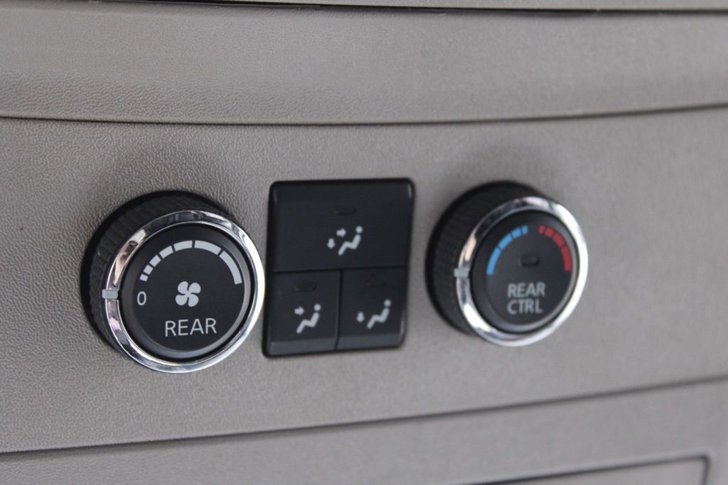 Used 2015 Nissan Armada SL image 48