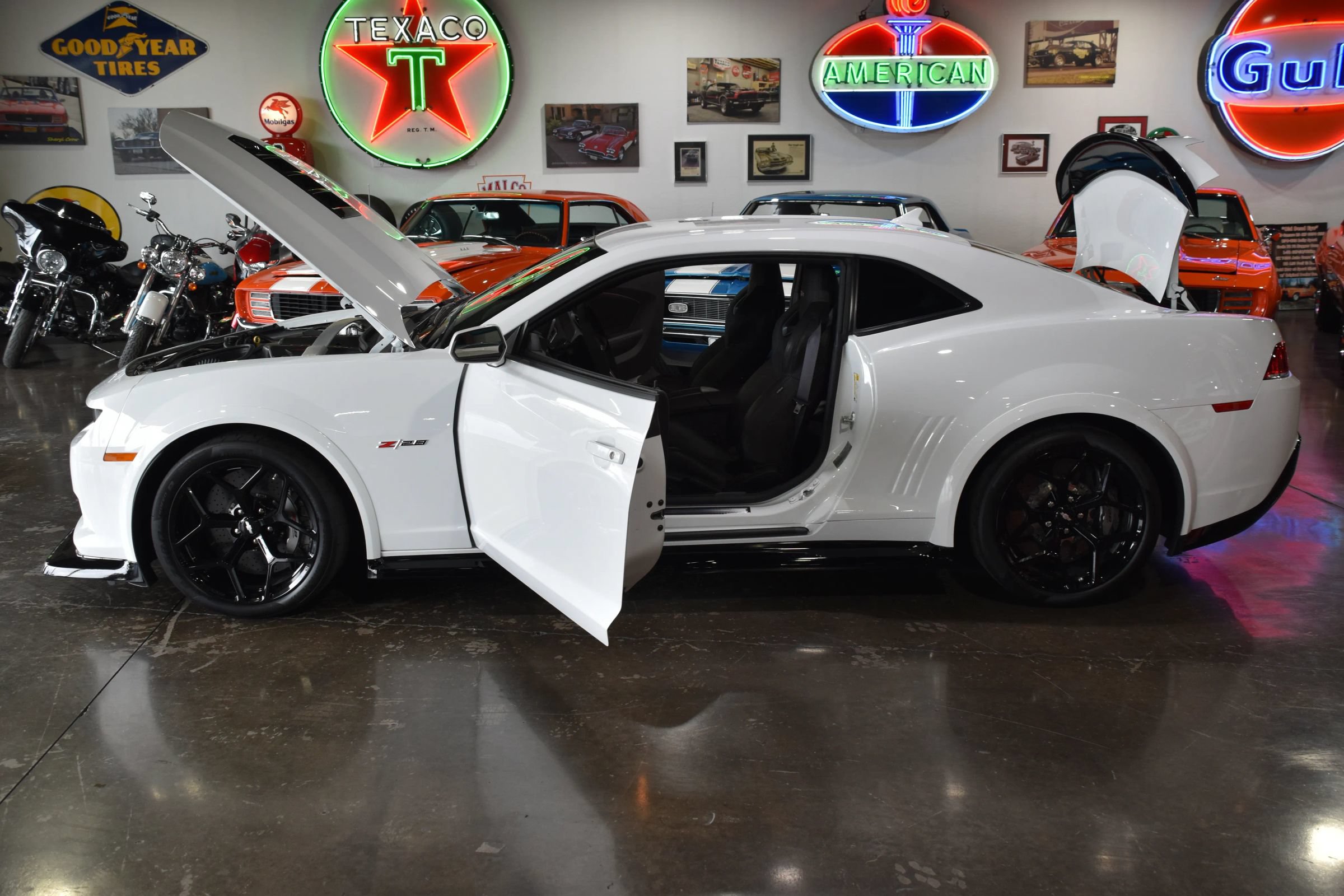 Used 2014 Chevrolet Camaro Z/28 RWD image 13