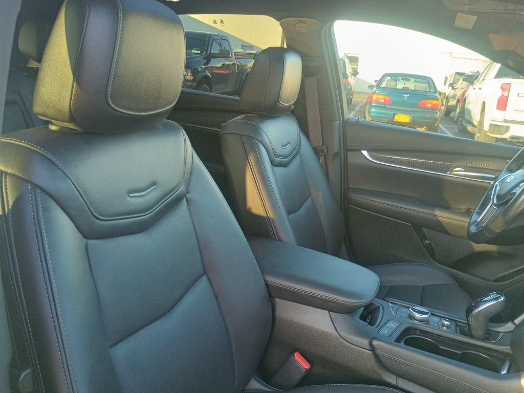Used 2023 Cadillac XT5 Sportv w/ LPO, Floor Liner Package AWD/4WD image 19