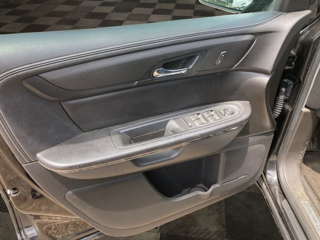 Used 2016 GMC Acadia SLT FWD image 14