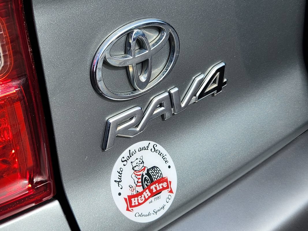 Used 2005 Toyota RAV4 4WD w/ Side Airbag Pkg image 14