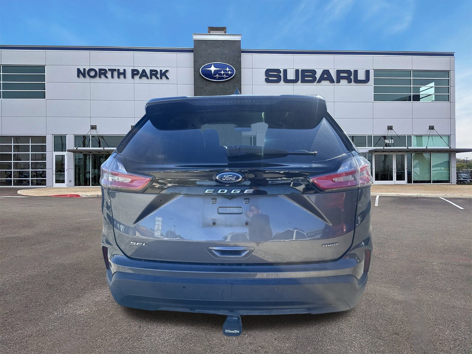 Used 2022 Ford Edge SEL w/ Sport Appearance Package image 4