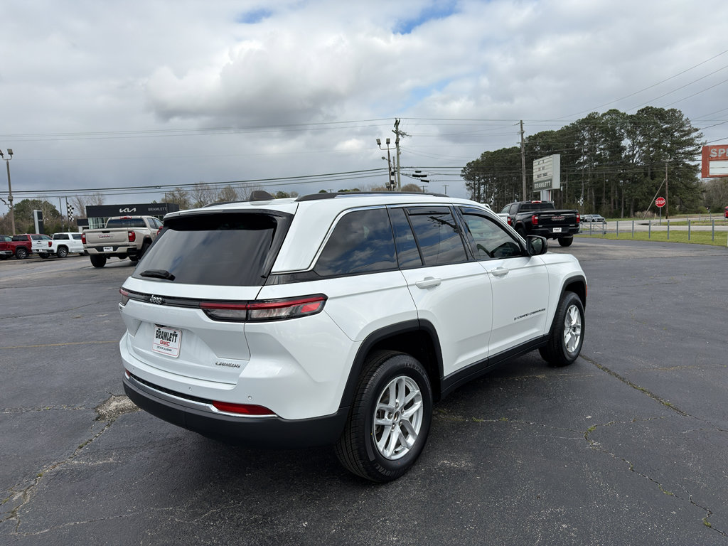 Used 2023 Jeep Grand Cherokee Laredo X image 5