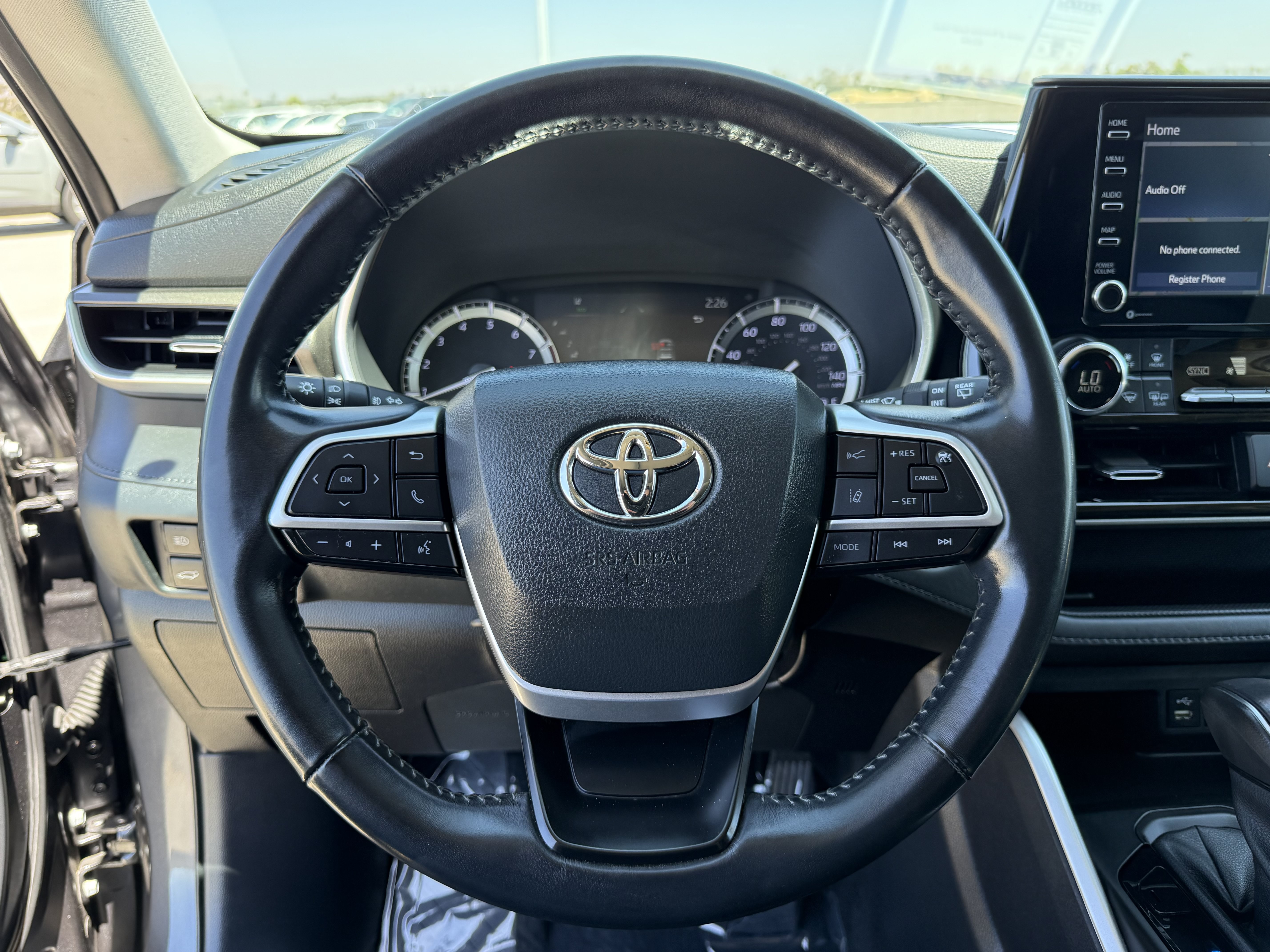 Used 2022 Toyota Highlander XLE FWD image 23