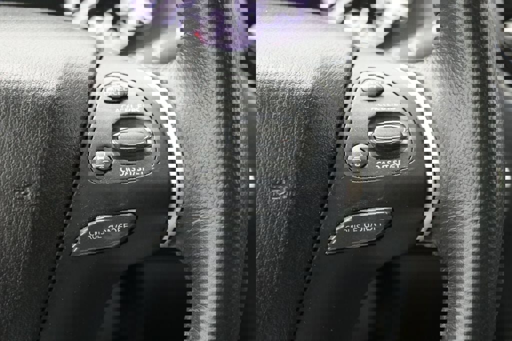 Used 2020 Nissan Pathfinder SV image 20