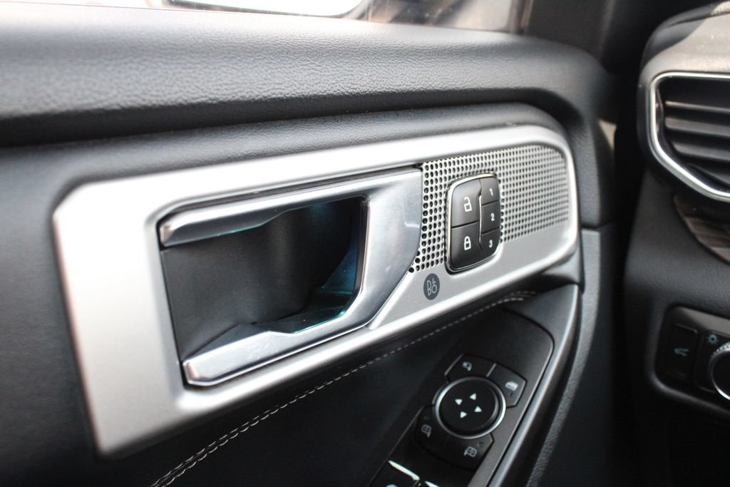 Used 2020 Ford Explorer Limited AWD/4WD image 8